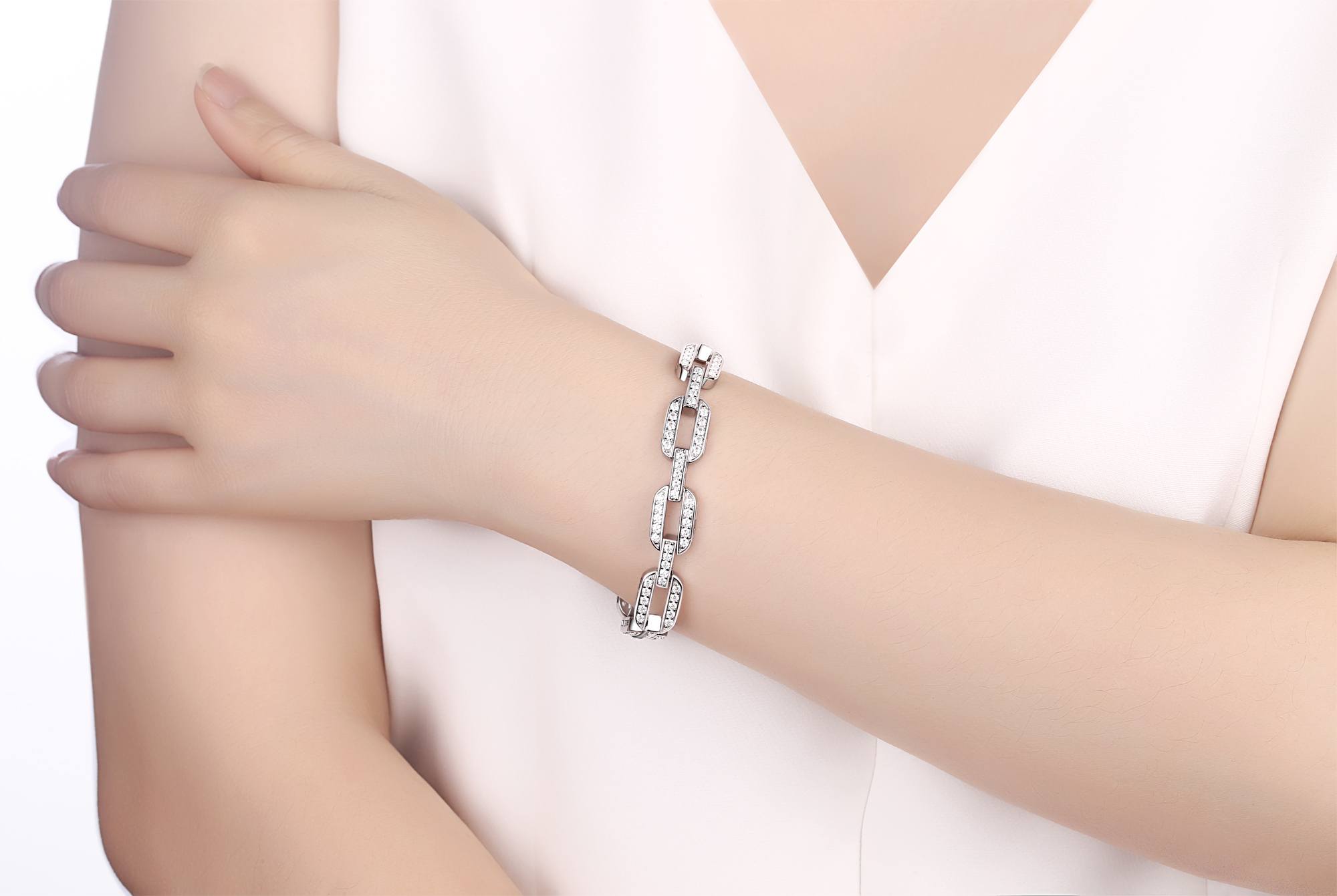 Strieborný náramok