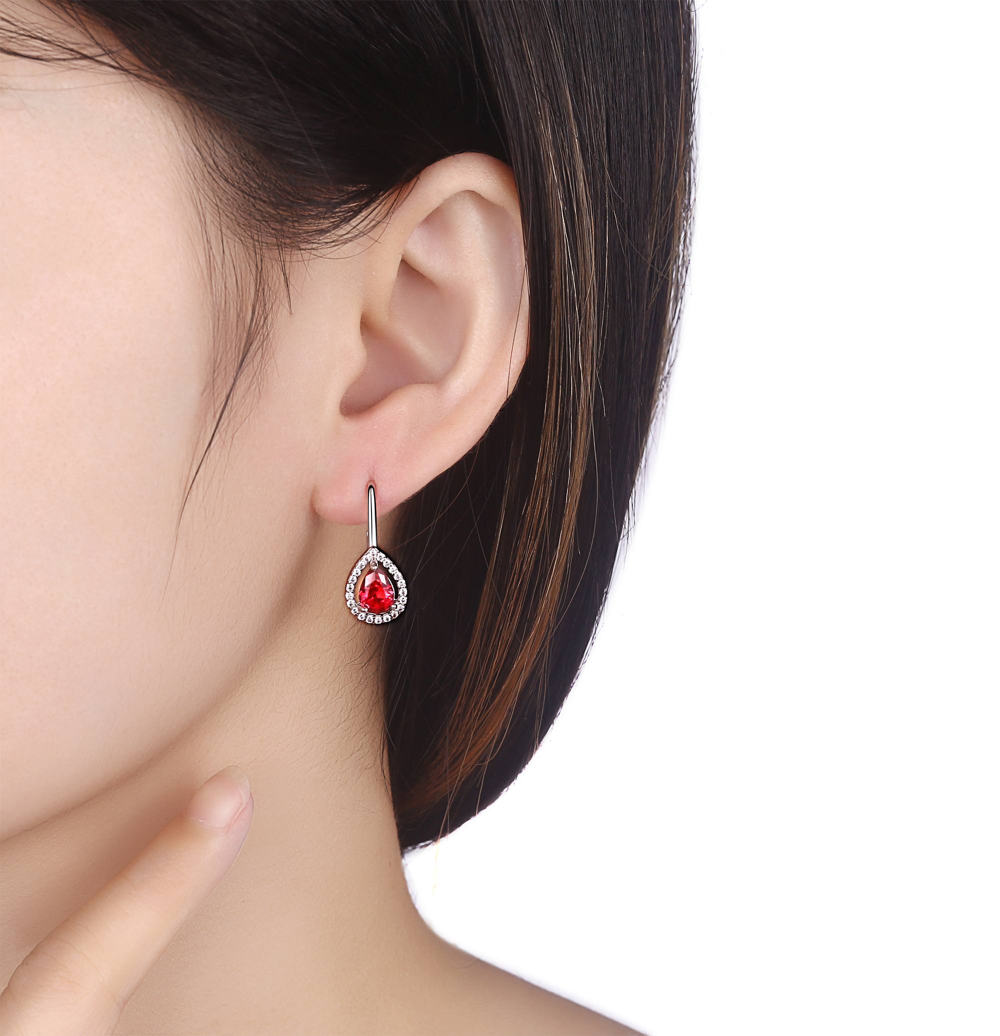 Strieborné náušnice