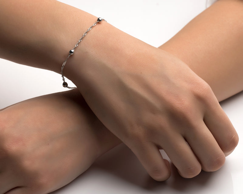 strieborny-naramok-s-gulickami