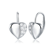 strieborne-zirkonove-srdcia-s-klasickym-zapinanim