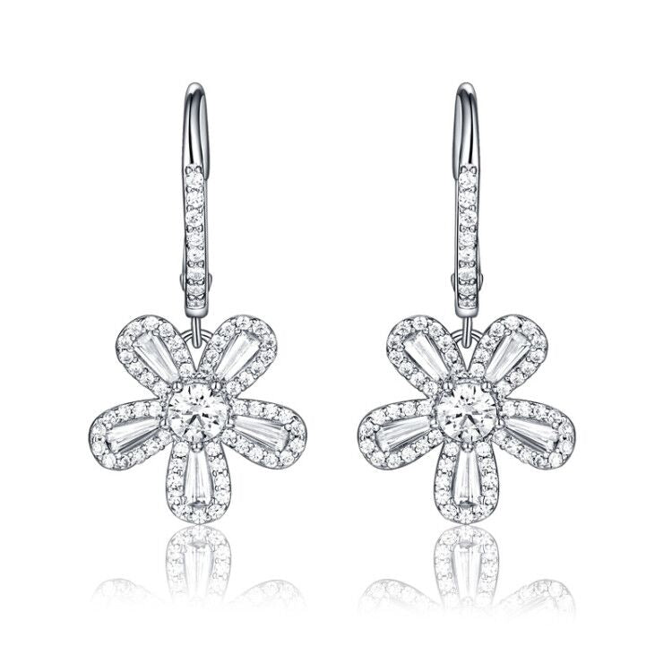 strieborne-nausnice-kvietky-s-bielymi-zirkonmi