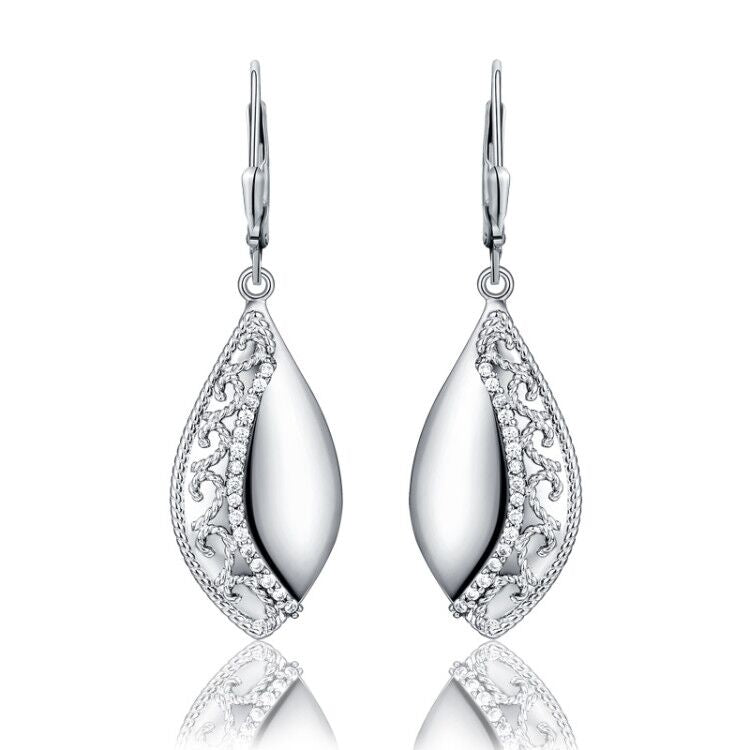 stieborne-nausnice-zdobene-ornamentom