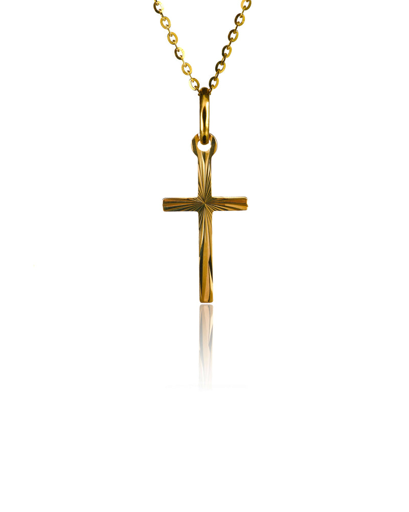 krasny-zlaty-krizik-s-efektnym-gravirom