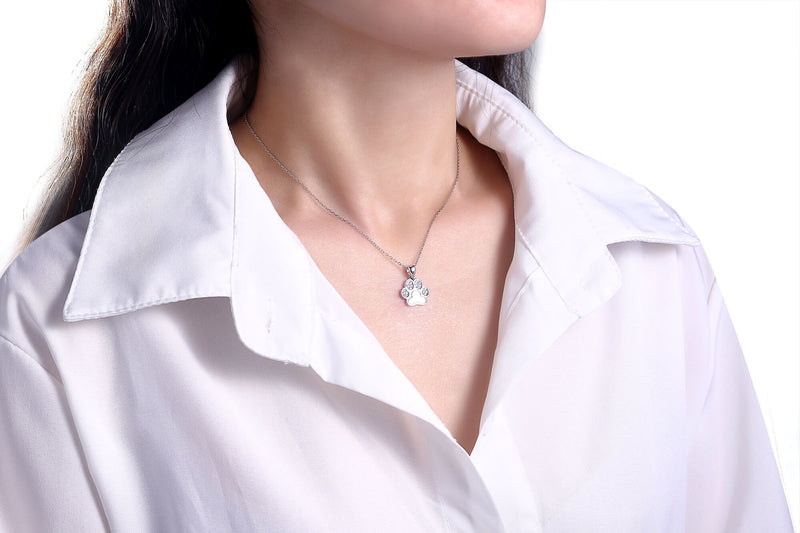 Strieborný prívesok