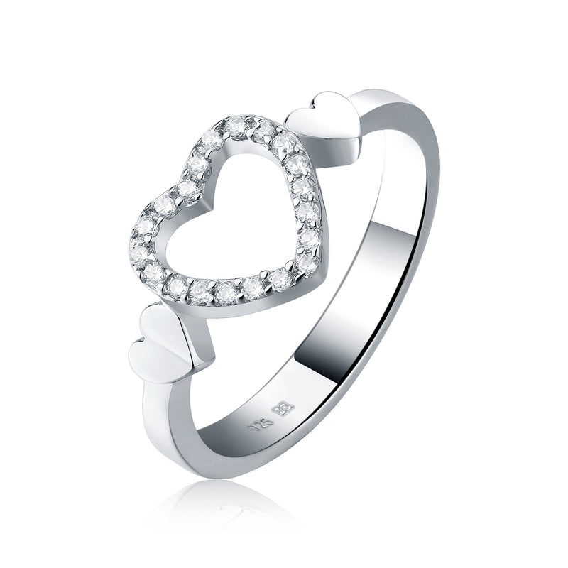 strieborny-srdieckový-prsten-s-bielymi-zirkonmi