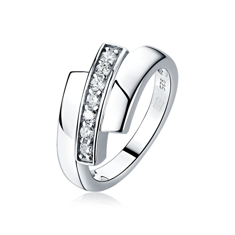 strieborny-prsten-so-vsadenymi-zirkonmi