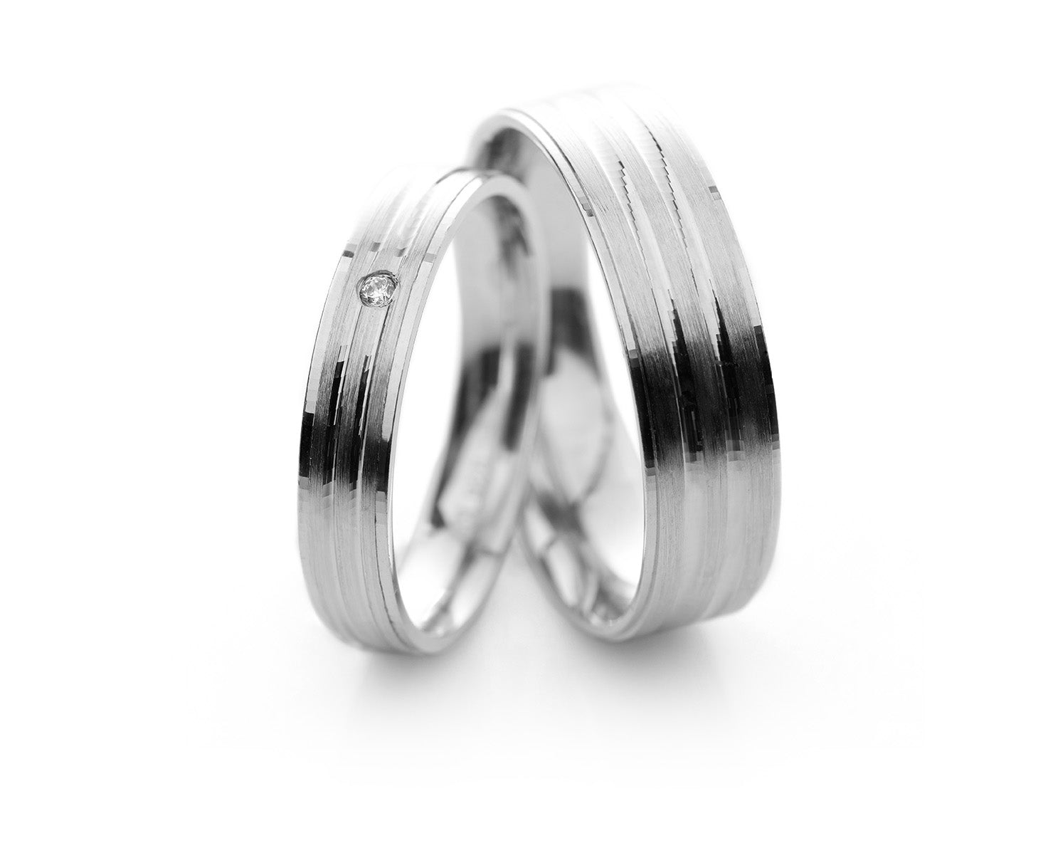 strieborne-obrucky-s-matovanym-povrchom