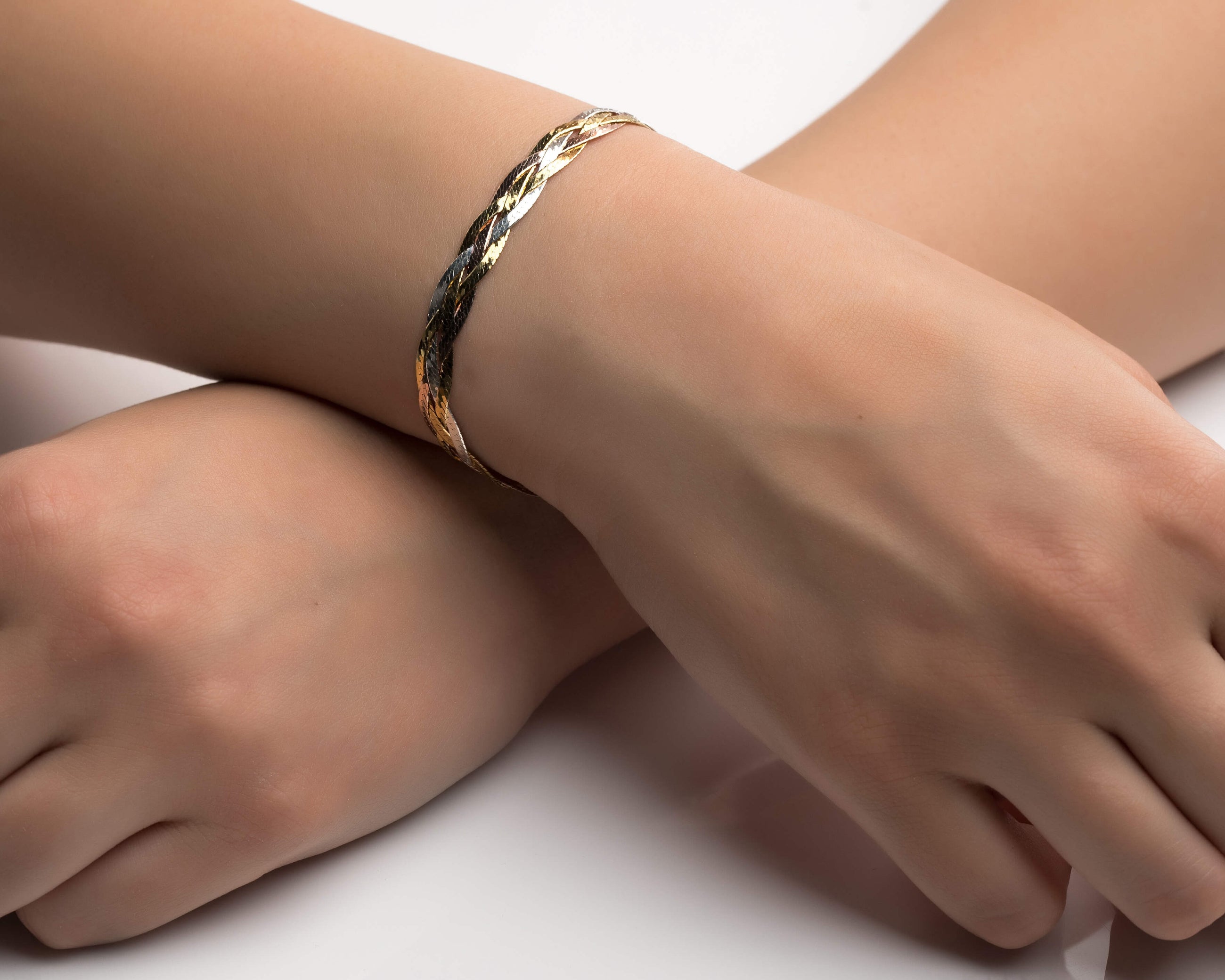 Strieborný náramok