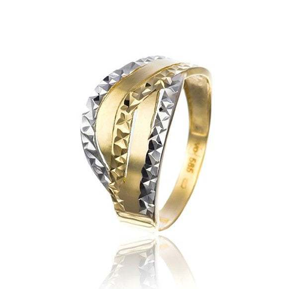 zlaty-prsten-s-jemnym-gravirovanim